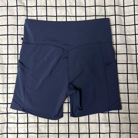 Cute Marika bike shorts - Picture 2 of 3